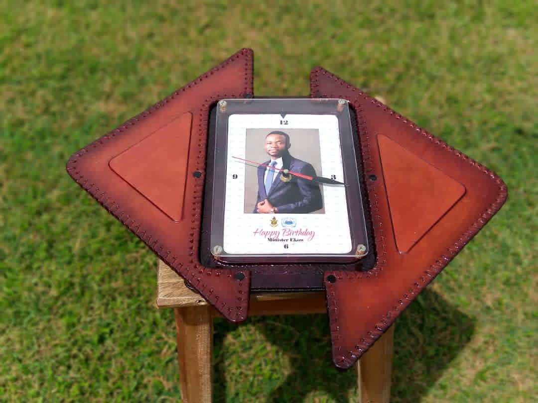 audadious's tweet photo. #customer got served with his #birthday #gift ; customized #leather wall #clock from Bensol shoes and innovations .
#GetOneForYourself
#bday
#bdaycelebration
#customizedwallclock
#WeDeyHere
#JustCall0501424248 https://t.co/4ZbeKETn3F
