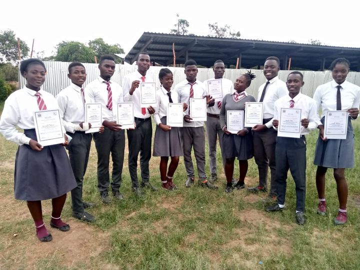 BeAhummingbird's tweet photo. Next Wednesday, all Grade 12s in 🇿🇲will begin writing the national exams. We wish them all the best of luck - especially after a difficult year with Covid closures. Share some encouraging words with our grade 12s to get them through the month of exams ahead. #exams https://t.co/bSrfqp7TLP