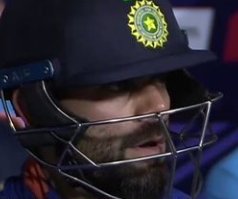 cric8talks's tweet photo. #ViratKohli
Sacrifices his batting position for the team 🇮🇳🙏
1st over :                      20th over : https://t.co/eP6Ul3WYPV