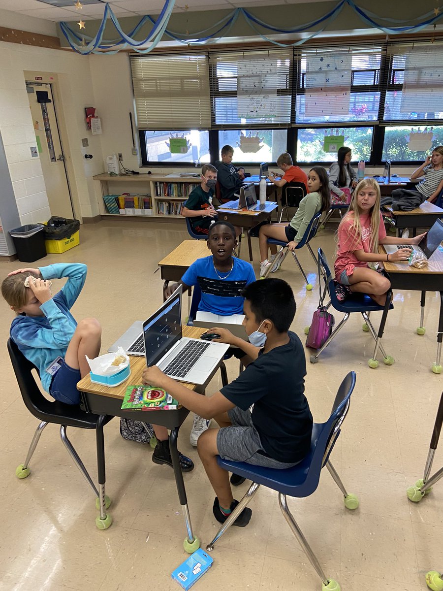 mrs_runyon's tweet photo. A little friendly competition during Science Lunch Bunch today! Our @BCEBobcat 5th graders are showing what they know! https://t.co/8VG7u49JdS