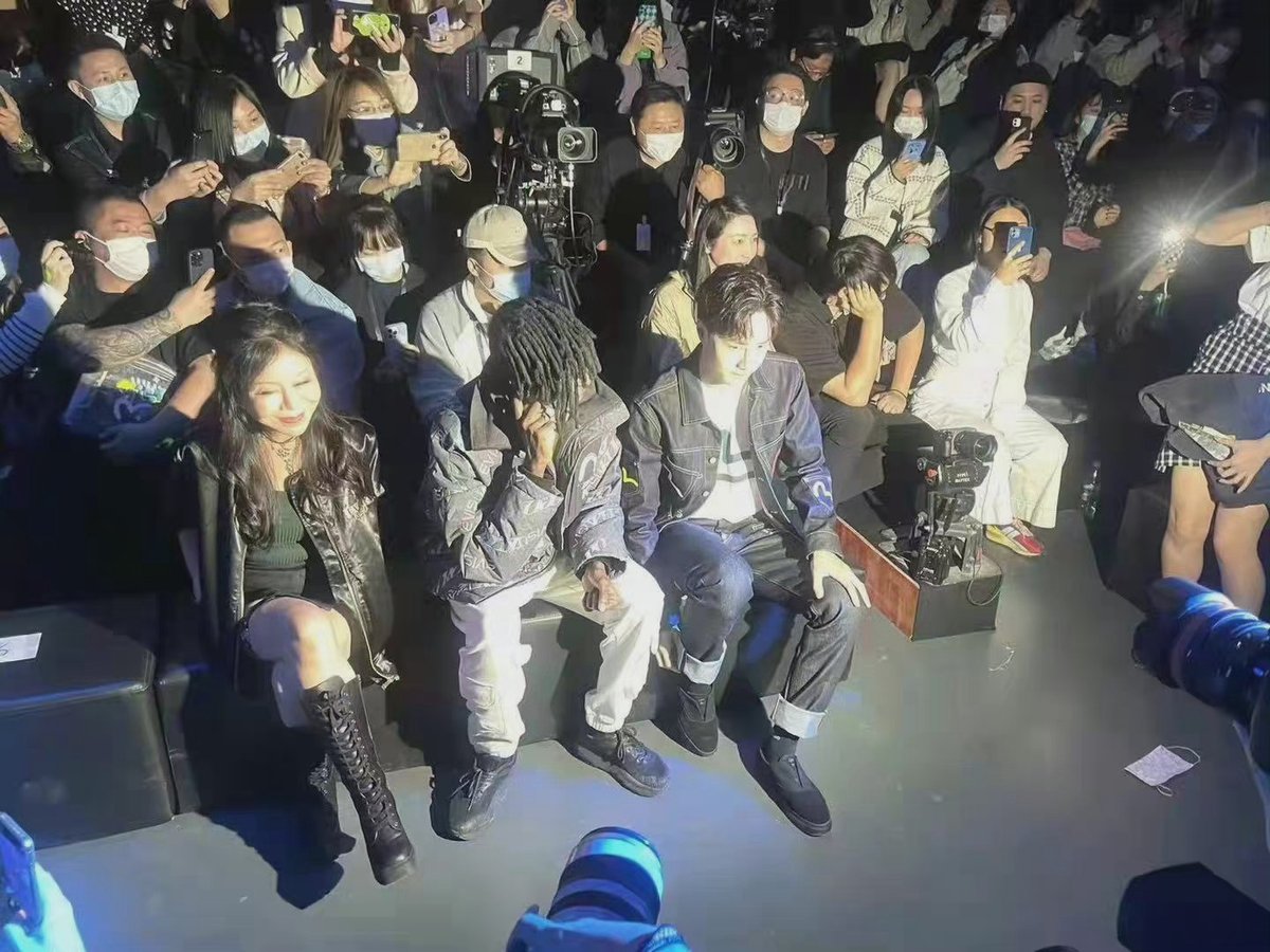 87Keyra's tweet image. All cameras on the prince
#WangYibo 
#YIBOEvisu30thAnniv