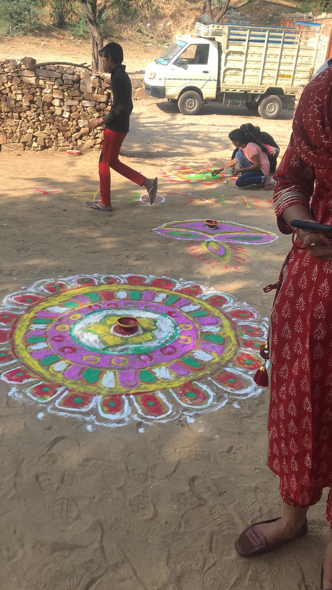 ShaktiFIndia's tweet photo. This “Diwali” Be a symbol of Hope &amp; Light ✨

Rangoli making , diya painting by our talented young girls 🙌🏼
Celebration at full swing on the occasion of Diwali 🪔 

#letsspreadjoy
#beagiver
#happinessforall 
#spreadsmiles https://t.co/jHx5EnoEXI