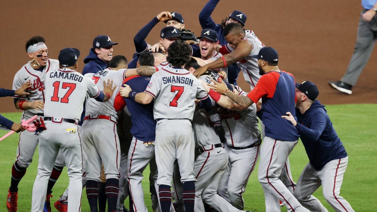 SidebySideClubhouse tweet media