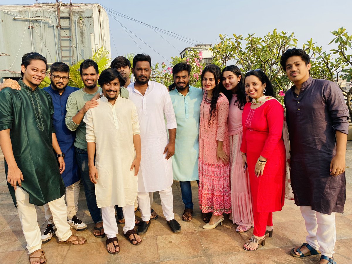 splicestudioz's tweet photo. Diwali Celebration 2021! 🪔✨
(Part 2)

#SpliceStudioz #TeamSplice #Splicians #HappyDiwali #Diwali2021 #Diwalicelebrations #Festives #diwalivibes #Indianfestive #lights #rangoli #diya #follow #like #share https://t.co/GQEY30GB9D