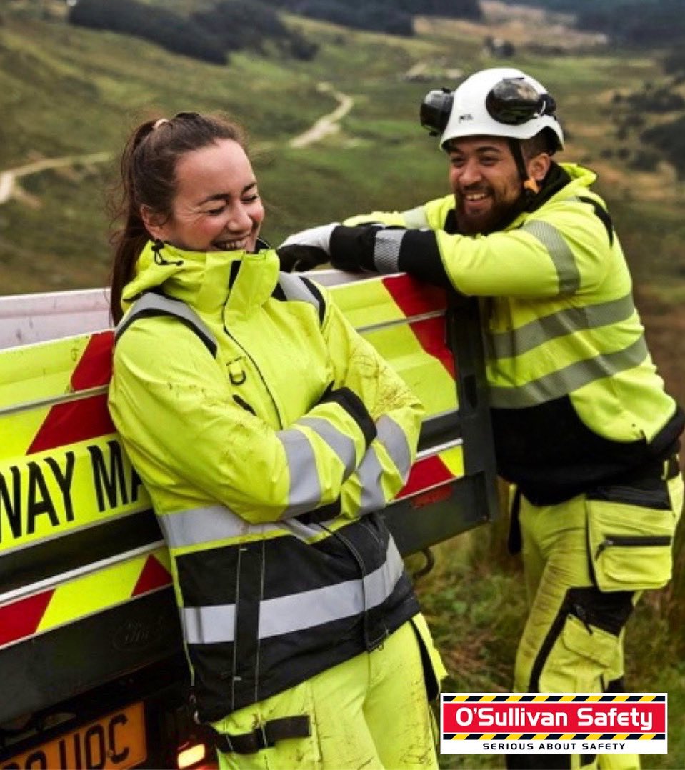 OSSTWITT's tweet photo. The light has dis improved and the days are getting shorter since the clocks went back. Winter is upon us! Don’t take any risks and never assume that someone in a car/machinery can see you just because you can see them. We have a huge range of hi vis in store &amp; online #Louthchat https://t.co/Jr76ImjVBR