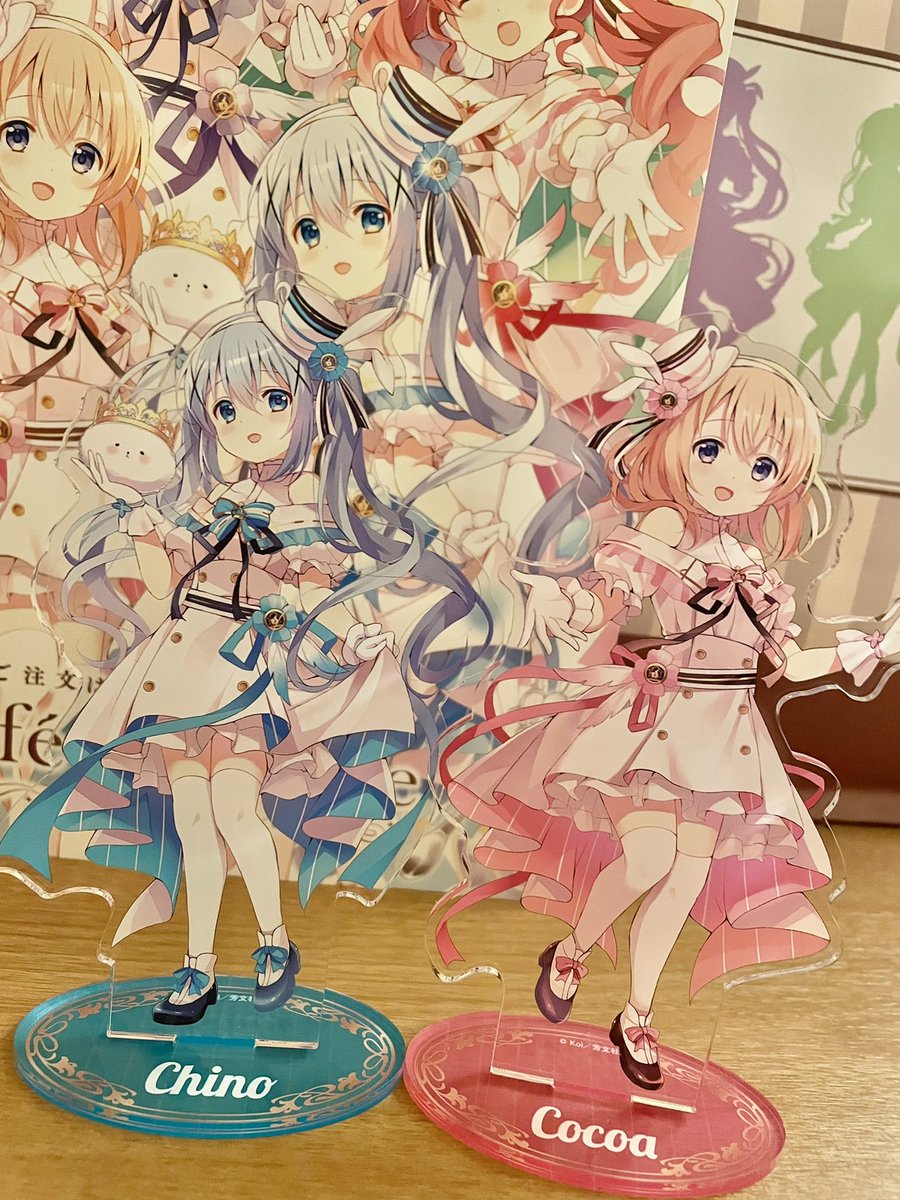 ごちうさ展「Café Lumière」行ってきました!原作イラスト網羅から等身大フィギュア、ラビハやココアさん、チノちゃんの部屋、Koi先生によるOVAのコンテ、イラストのラフから制作風景まで盛りだくさんなのに隅々まで可愛くて最高としか言いようがありませんでした。10周年本当におめでとうございます! 