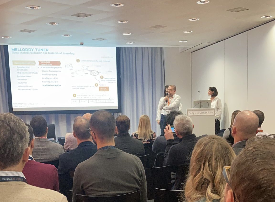 “MELLODDY announces the first demonstration of the federal learning improved model performance in drug discovery” open Chrmingormstics this afternoon head to Samarkand for  to hear this panel #biodata <a href="/MELLODDY_IMI/">MELLODDY Consortium</a> <a href="/OWKINscience/">Owkin</a> <a href="/Amgen/">Amgen 🧪🔬🧬</a> <a href="/KU_Leuven/">KU Leuven</a>