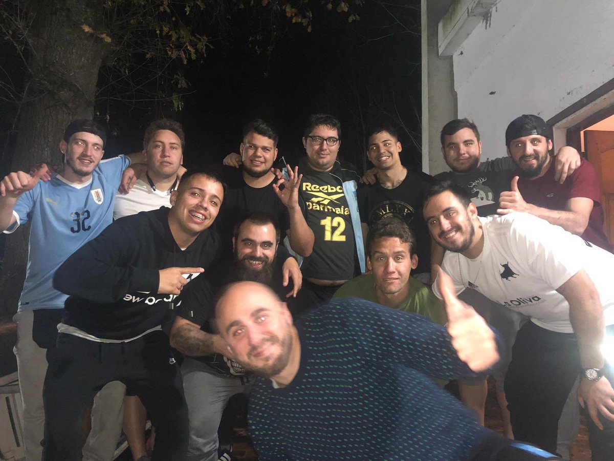 ElBot55's tweet image. Sin palabras. A veces la vida es muy hija de puta. 

 Te vamos a extrañar amigo. Buen viaje 💚