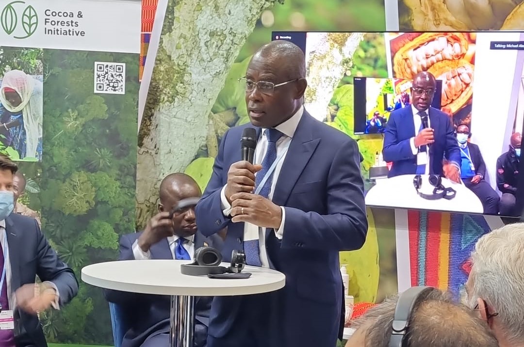 IDHTrade's tweet photo. “Teaming up and working together has been a game changer,” said Dr. Emmanuel Opoku, Deputy CEO @ghcocobod, adding the potential of agroforestry in the transition to a sustainable cocoa industry. “We think you’ll see the difference in 5-10 years when you go to the field.” https://t.co/wRKwXBCfXN