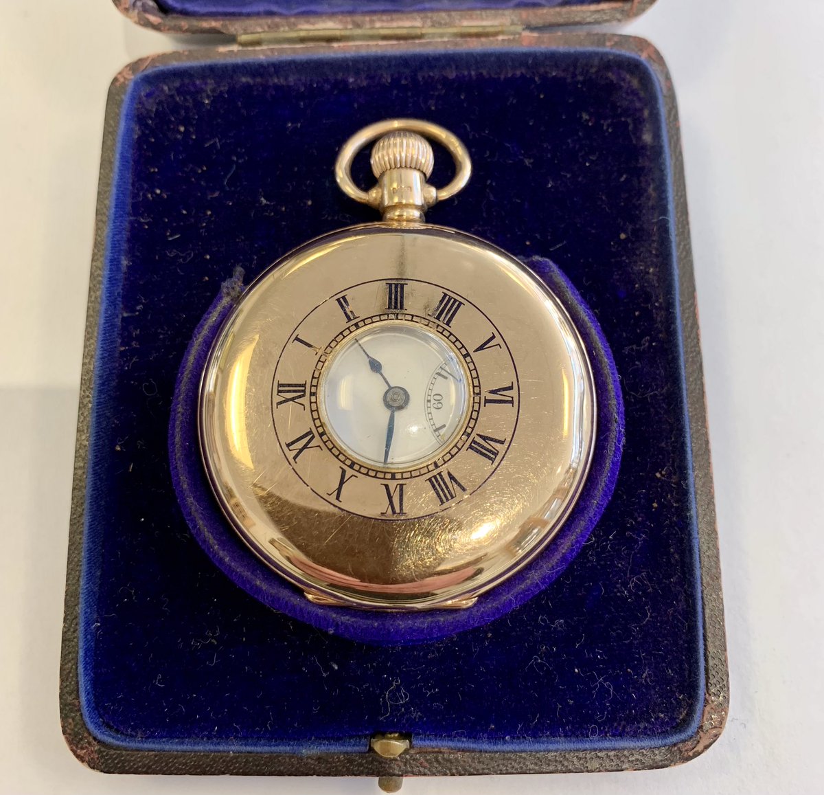 shankliniow's tweet photo. Check out our bio π΅π»ββοΈ#gold #goldpocketwatch #pocketwatches #9ctwatch #oldwatches #halfhunter #halfhunterwatch #shanklin #iow #smallbusinessowners https://t.co/u3zFT7FQ9z