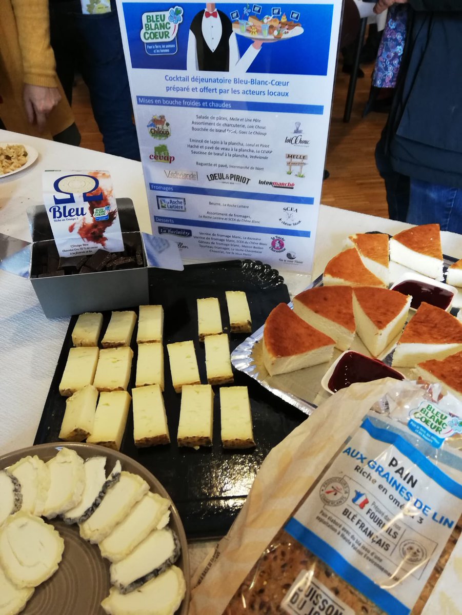 BleuBlancCoeur's tweet photo. Les acteurs locaux #BleuBlancCoeur (La Bazinière, La CEVAP, SCEA du Chêne Blanc, Gaec le Chiloup, Fee Te Vous Plaisir, Loeul et Piriot, Loic Chouc, Melle et Une Pâte, La Roche Laitière, Vediviande, Maison Baillon…) ont préparé un buffet déjeunatoire pour cette #RLBBC #Aiffres 😋 https://t.co/BVY7SapfSC