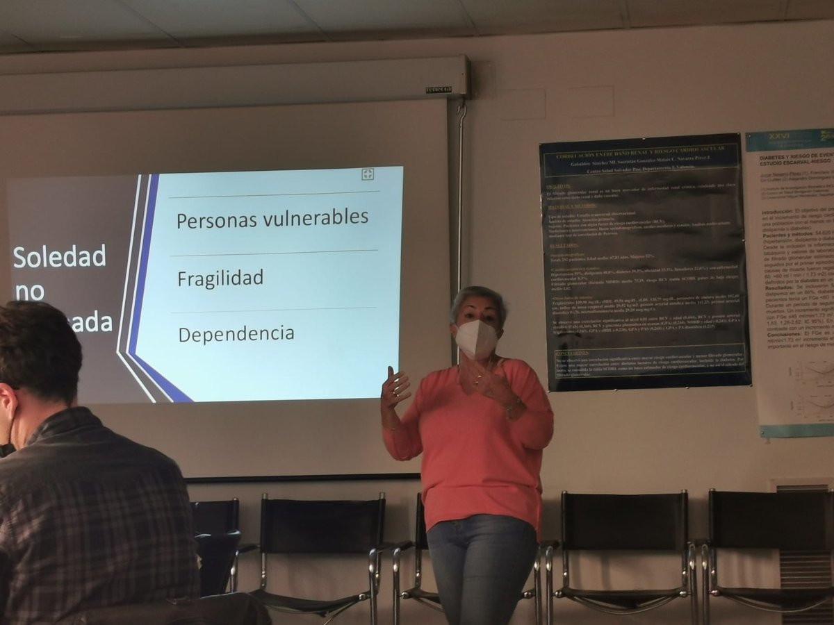 GVAclinic's tweet photo. 🏥👵Nova reunió del Consell de Salut C.S. Salvador Pau. Hui hem parlat de les activitats cimunitàries per evitar la soletat no desitjada. Gràcies a la ponent, @RosaGonCandelas https://t.co/vjSmT74Gld