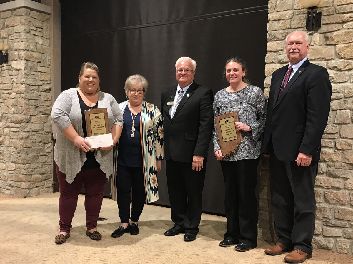 KronRandy's tweet photo. Last night, I was able to join District 10 for their awards dinner and program. It was a great opportunity to congratulate and thank our volunteers for their efforts and dedication to Indiana Farm Bureau. https://t.co/yyAv7xOWGI