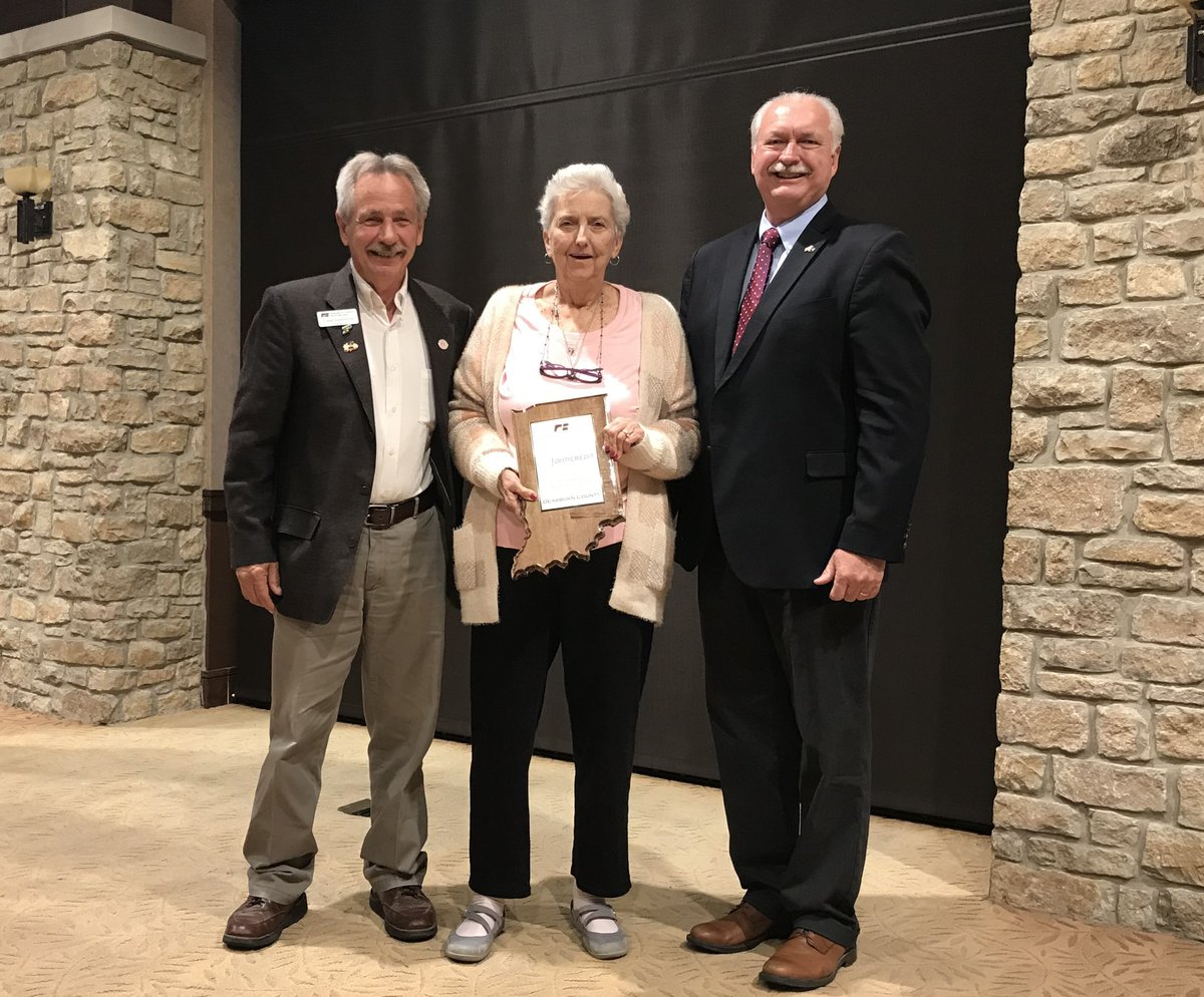 KronRandy's tweet photo. Last night, I was able to join District 10 for their awards dinner and program. It was a great opportunity to congratulate and thank our volunteers for their efforts and dedication to Indiana Farm Bureau. https://t.co/yyAv7xOWGI