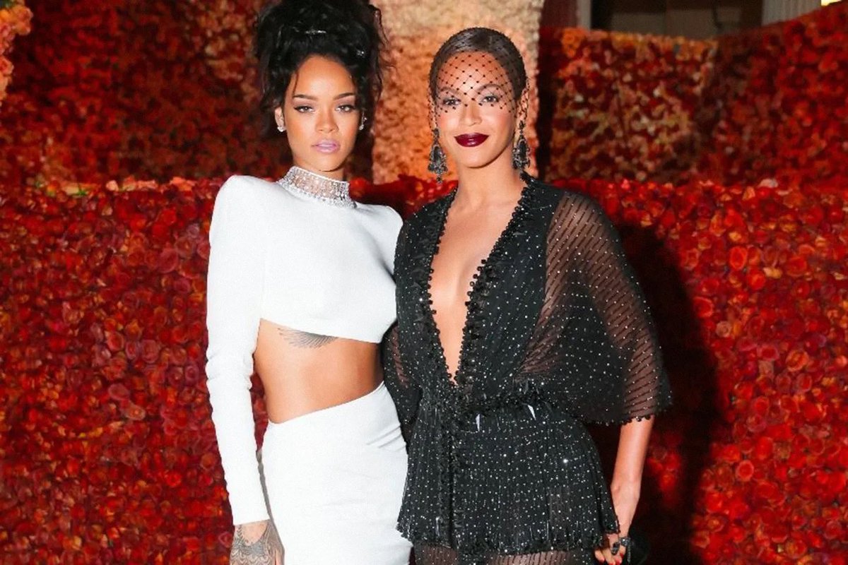 _JamesGtfo's tweet photo. Fun Fact part 2: If Rihanna and Beyoncé have their certifications updates they will also join Lady Gaga and Lorde as the only women with a solo song to; go #1, win a Grammy and be certified diamond.

It’s so confusing why labels wouldn’t update songs to diamond https://t.co/QU9UJvZIFh