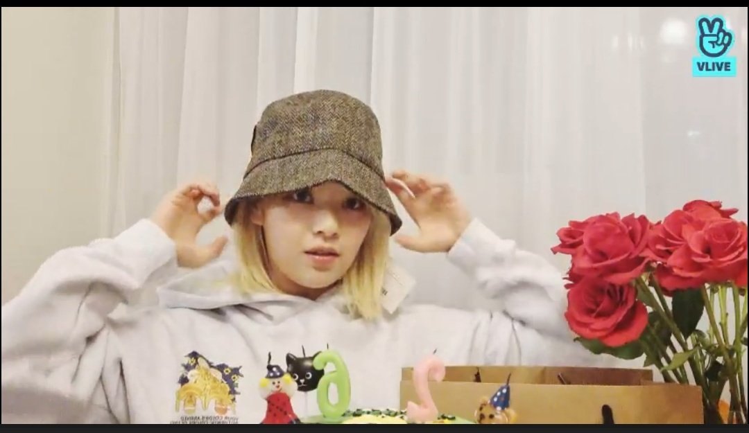 jhgyeomm's tweet photo. Es el primer live de Jeongyeon que veo, me muero de lo hermosa que se ve https://t.co/JSchrZwR1Y