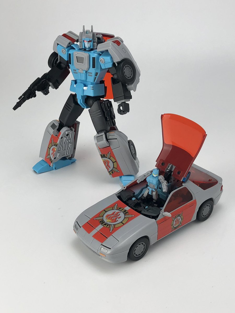 fans_hobby's tweet photo. Check out the first coloured sample of MB-13A - Vehicle mode!!
#fanshobby #thirdpartytransformers #siren #juniorheadmasters #juniorheadmaster #masterforce #powermaster https://t.co/u8VOIfeurU