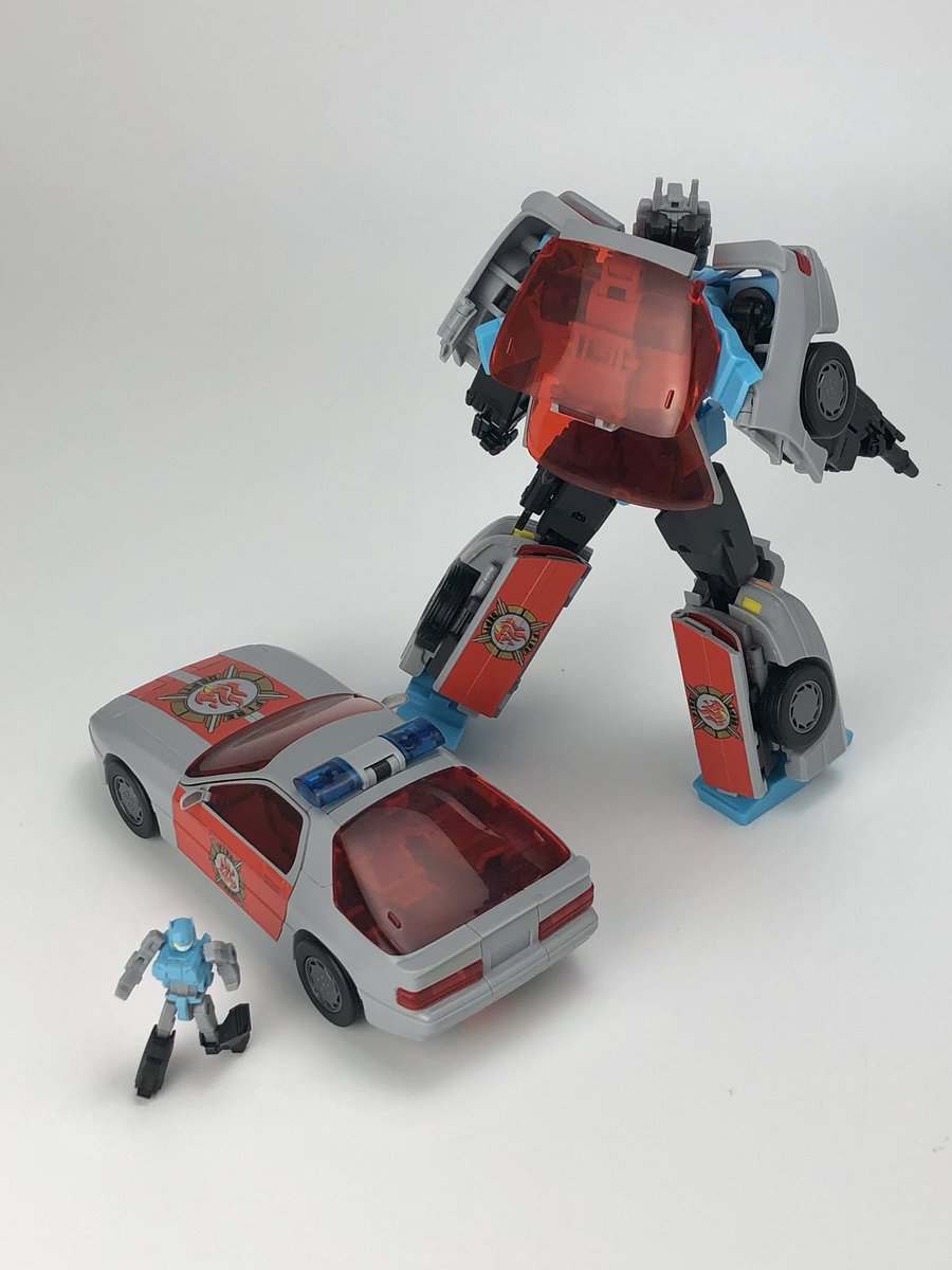 fans_hobby's tweet photo. Check out the first coloured sample of MB-13A - Vehicle mode!!
#fanshobby #thirdpartytransformers #siren #juniorheadmasters #juniorheadmaster #masterforce #powermaster https://t.co/u8VOIfeurU