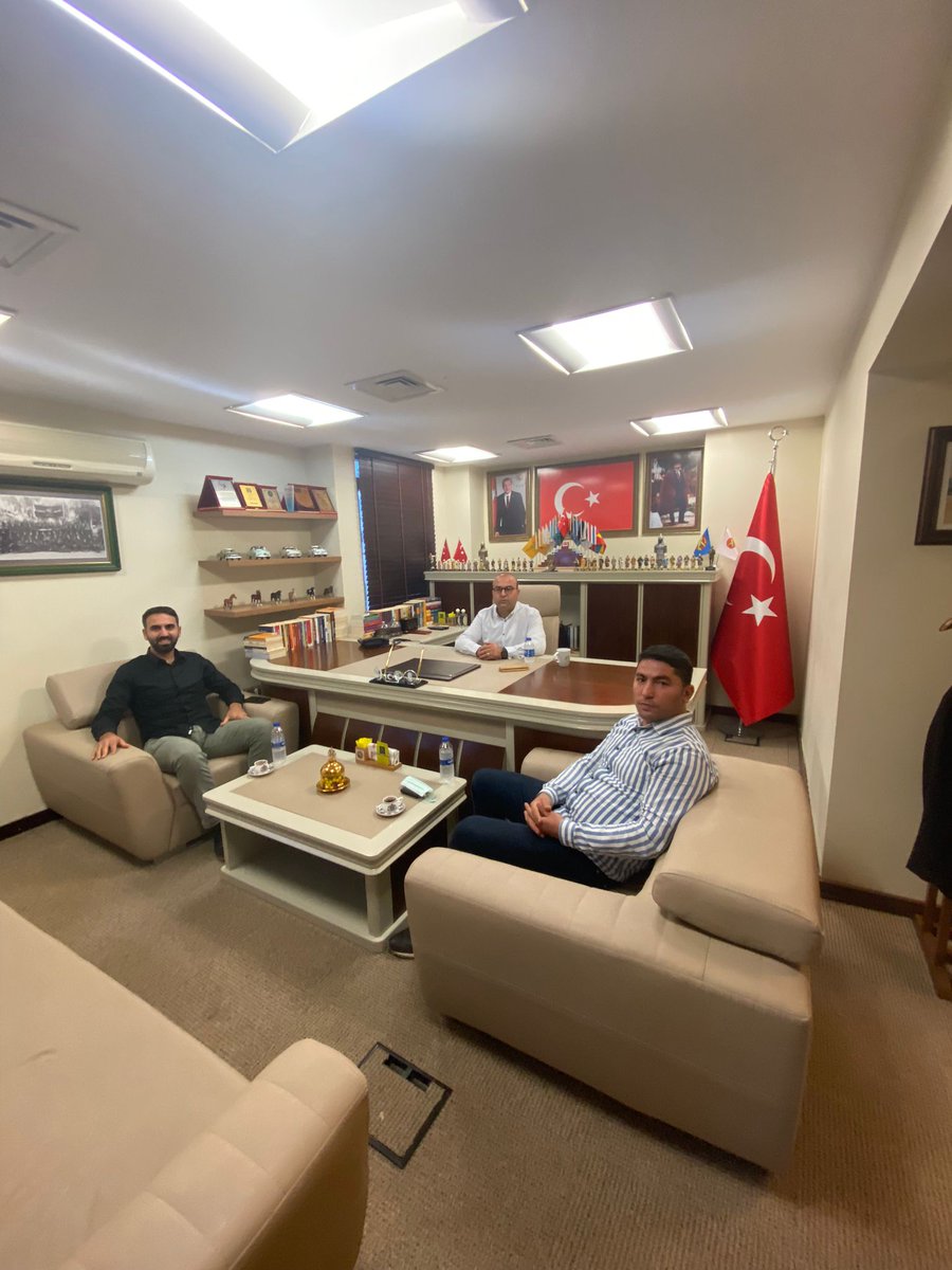 Türk Hava Kurumu Başkanı
Sn. <a href="/talat_ozyurek/">Talât Özyürek</a> 'i   Başkanımız <a href="/ihsansekban/">ihsan sekban 🇹🇷</a>, Başkan Yrd @ferhatyuksekyayla ile ziyaret ederek yapacağımız çalışmalar hakkında iştişare ettik.