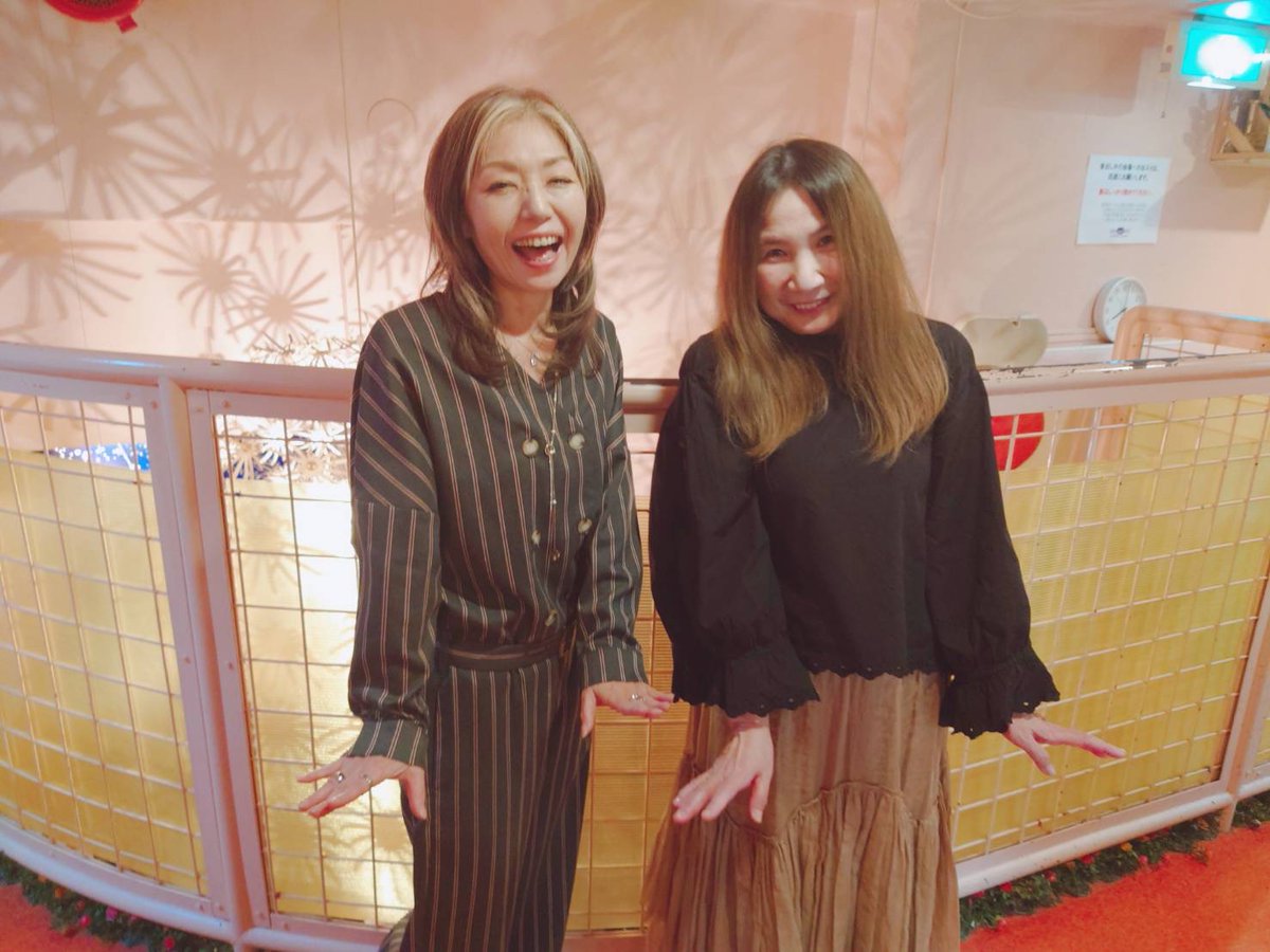 「星群節」、会場と配信で参加してくださった皆さん、どうもありがとうございました！そして動画を送ってくださった皆さん、力作揃いで驚きました。本当にどうもありがとうございました。　初めて歌ってみた曲や新曲も聞いてもらえて嬉しかったです（；。；）/ 　夜の部終了後、ゆかありさんと♡