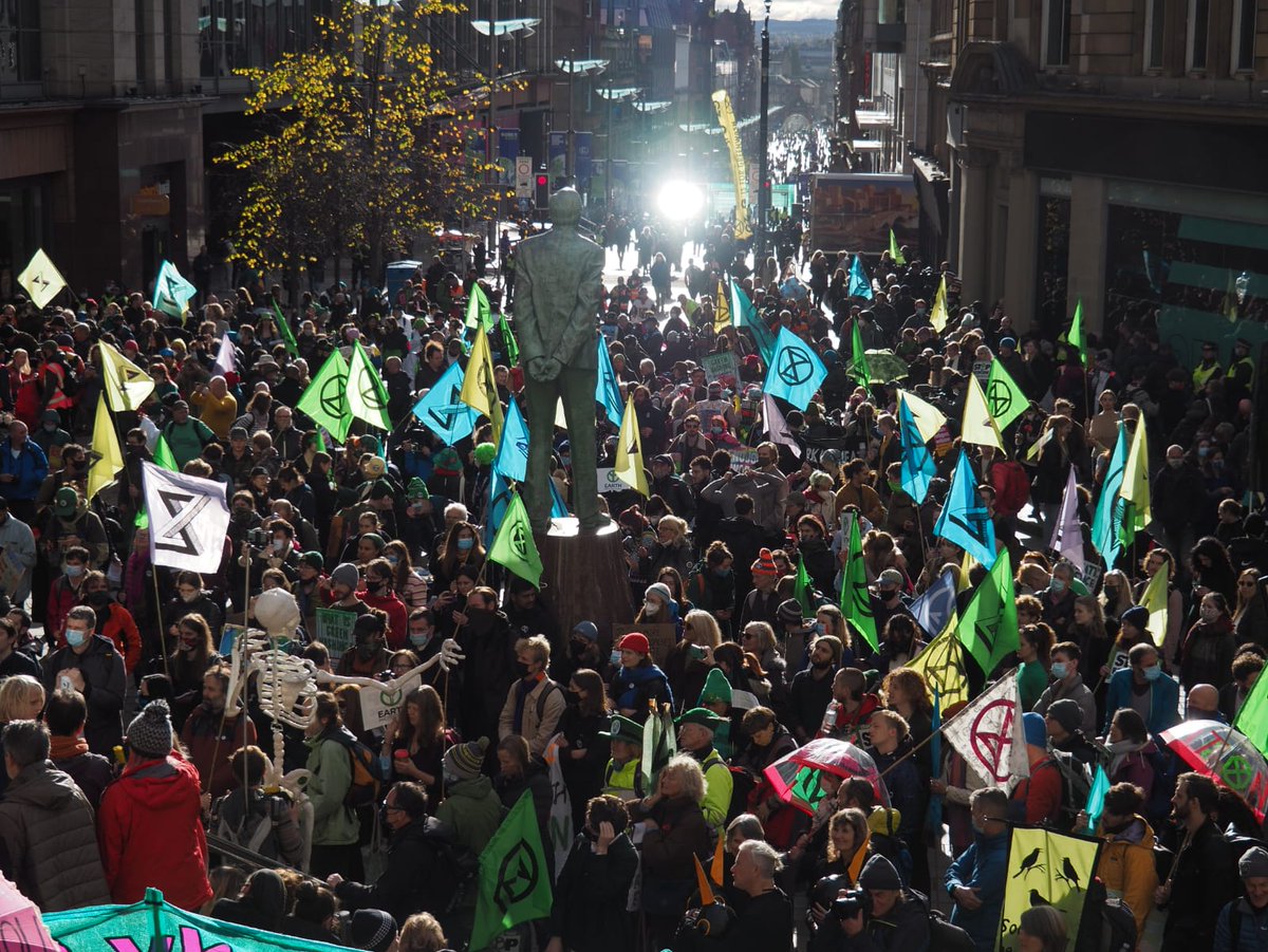 Amazing! Huge crowds for the #Greenwash March in #Glasgow
Greenwashing is what companies do to make people think they're concerned about the environment, while they carry on with climate &amp; nature damaging "business as usual" #ExtinctionRebellion <a href="/COP26/">COP26</a>
Photo: Revital Riklin