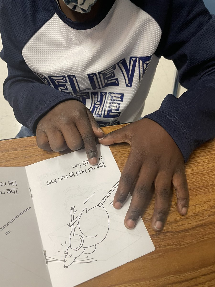 Decoding short vowel words with continuous consonants and then applying it in decodable text! 🧠💪🏽📖 #TeamLakewood #SIPPS