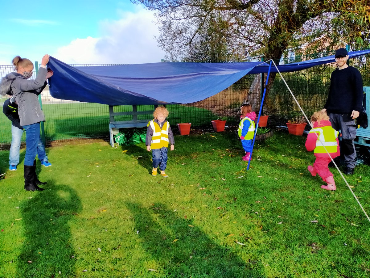 CherryTreeEYC's tweet image. This week we had a group of parents and children working with Gordon from Learning from landscapes. We had great fun building a shelter at our allotment, having our snack in it ,risk assessing the ground behind allotment and putting up a hammock.