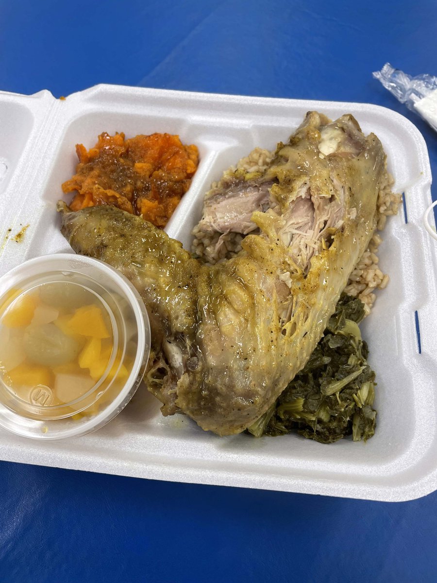 WilLouGray's tweet photo. Shoutout to our cafeteria staff! They keep our students fueled for success. Check out the amazing food they prepare here at Wil Lou Gray 🤗🍎 #cafeteria #wlgos #wlgosfood https://t.co/BvTbIhfaDJ