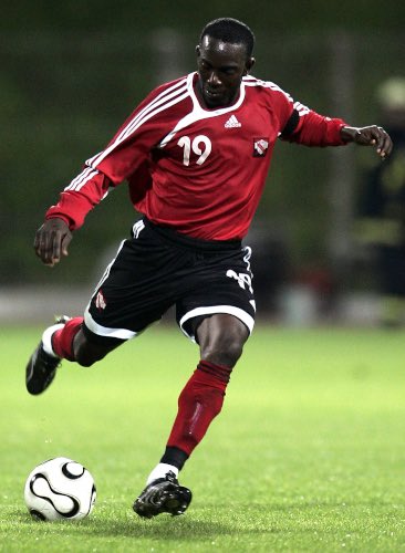 Happy 50th Birthday to Dwight Yorke  ! One of Trinidad and Tobago s greatest footballers! 