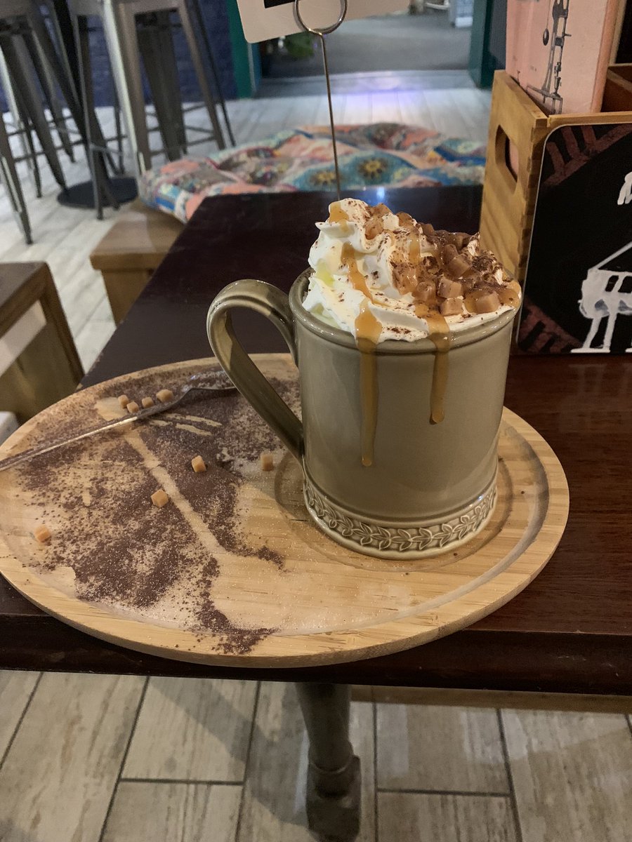 JulieFrost3's tweet photo. Toffee apple hot chocolate, just sensational! #Potbank #TheQuarter #StokeOnTrent https://t.co/LxoSfy6Vb9
