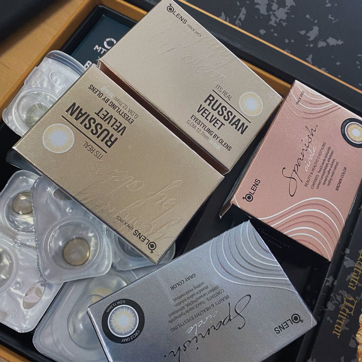 xieyulovebot's tweet photo. @olensglobal even number! ahhhh just topped up my olens contacts but if i have to choose, my favourite would definitely be russian velvet 🥰 restocked them many times bc they’re super super pretty and moisturising compared to many other brands 🥺🥺 @ruhknees https://t.co/0ZwnKfbMFr