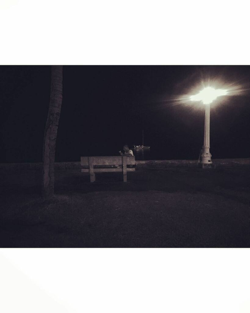 velasco_zhasha's tweet photo. Waitin’
.
.
.
.
.
#phonephotography #shotoniphone #iphotography #blackandwhite #blackandwhitephotography #bnwphotography #bnwphoto #bnwportrait #manphotography #lifephotography #lifephoto #randomphoto #randomphotography #rawphotography #instagood #instagram #igphoto #photo #… https://t.co/i6TJvZNHAs