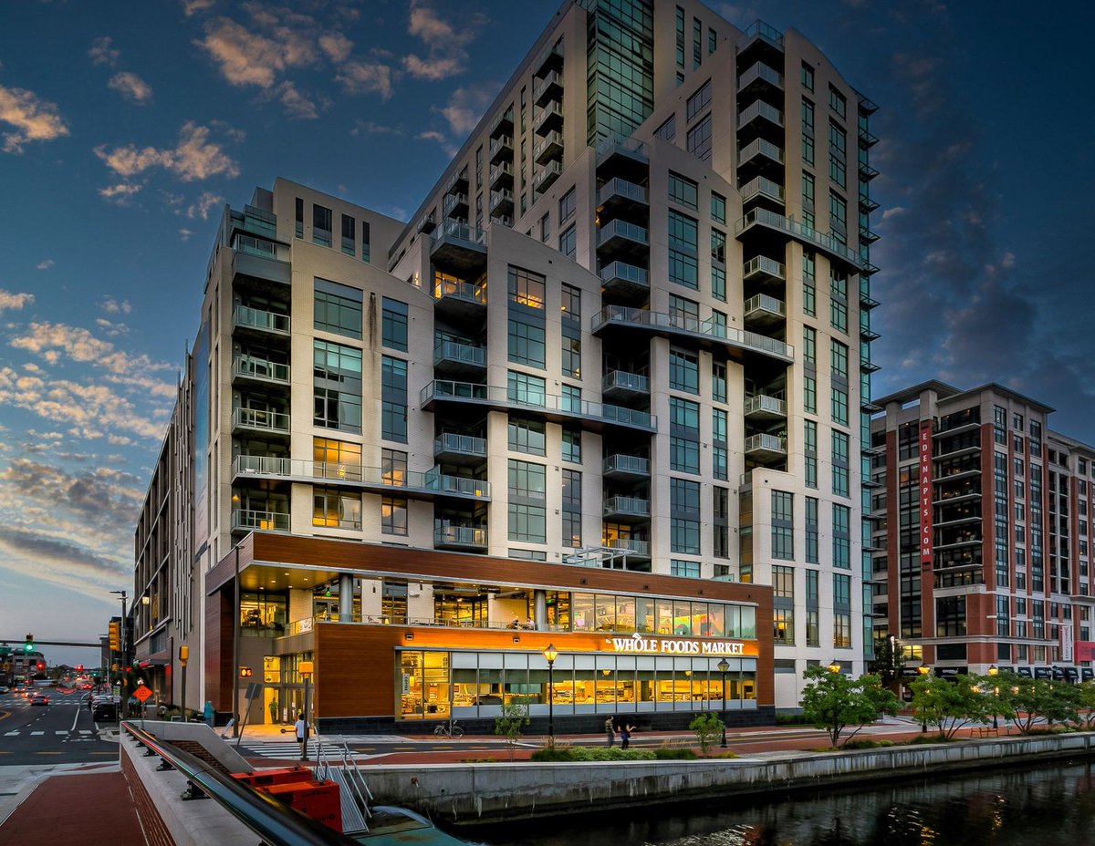 HometrackDesign's tweet photo. Love the drama of this inner harbor twilight shot 🌆 https://t.co/HIwNhBfKs7