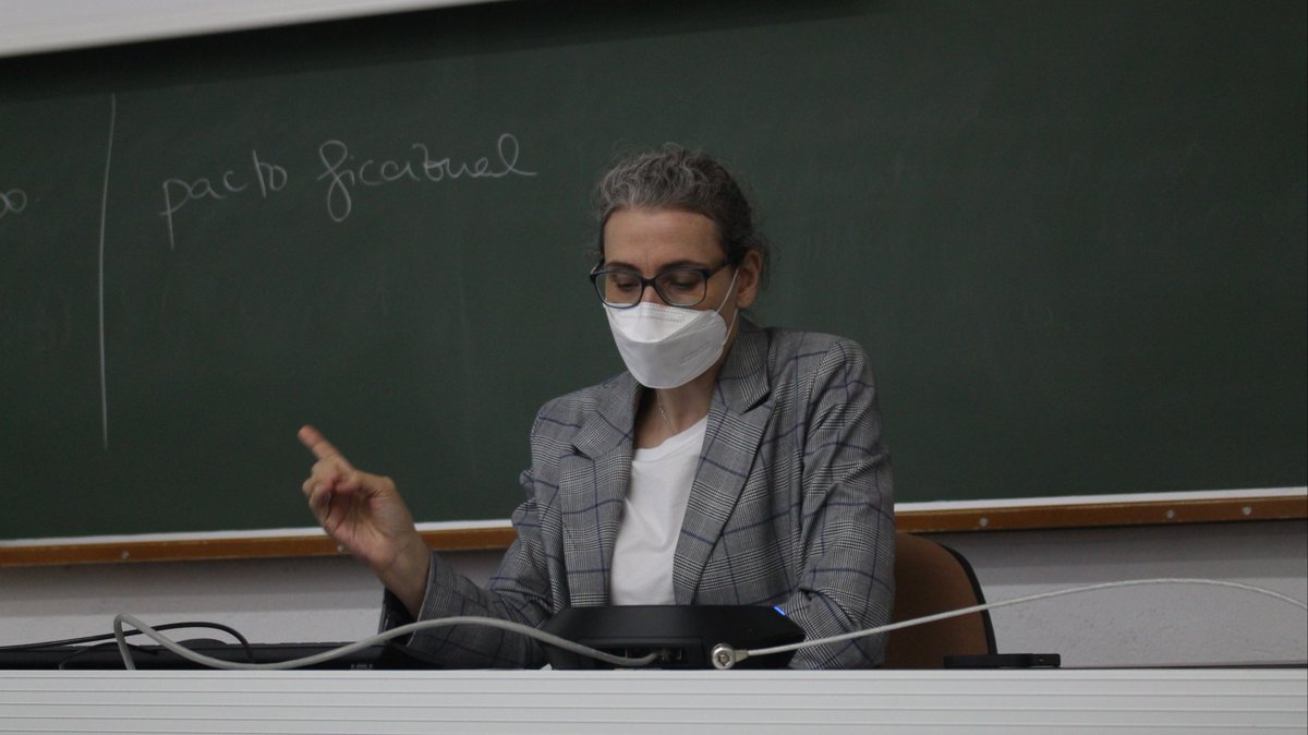 UCOGriego's tweet photo. Ayer, 2 de noviembre, se celebró el simposio sobre Plutarco en Córdoba en la Facultad de Filosofía y Letras, en el que participaron Olivier Guerrier, Luisa Lesage, Israel Gallarte y Dámaris Romero. Una experiencia espectacular. https://t.co/sknnVajBxn