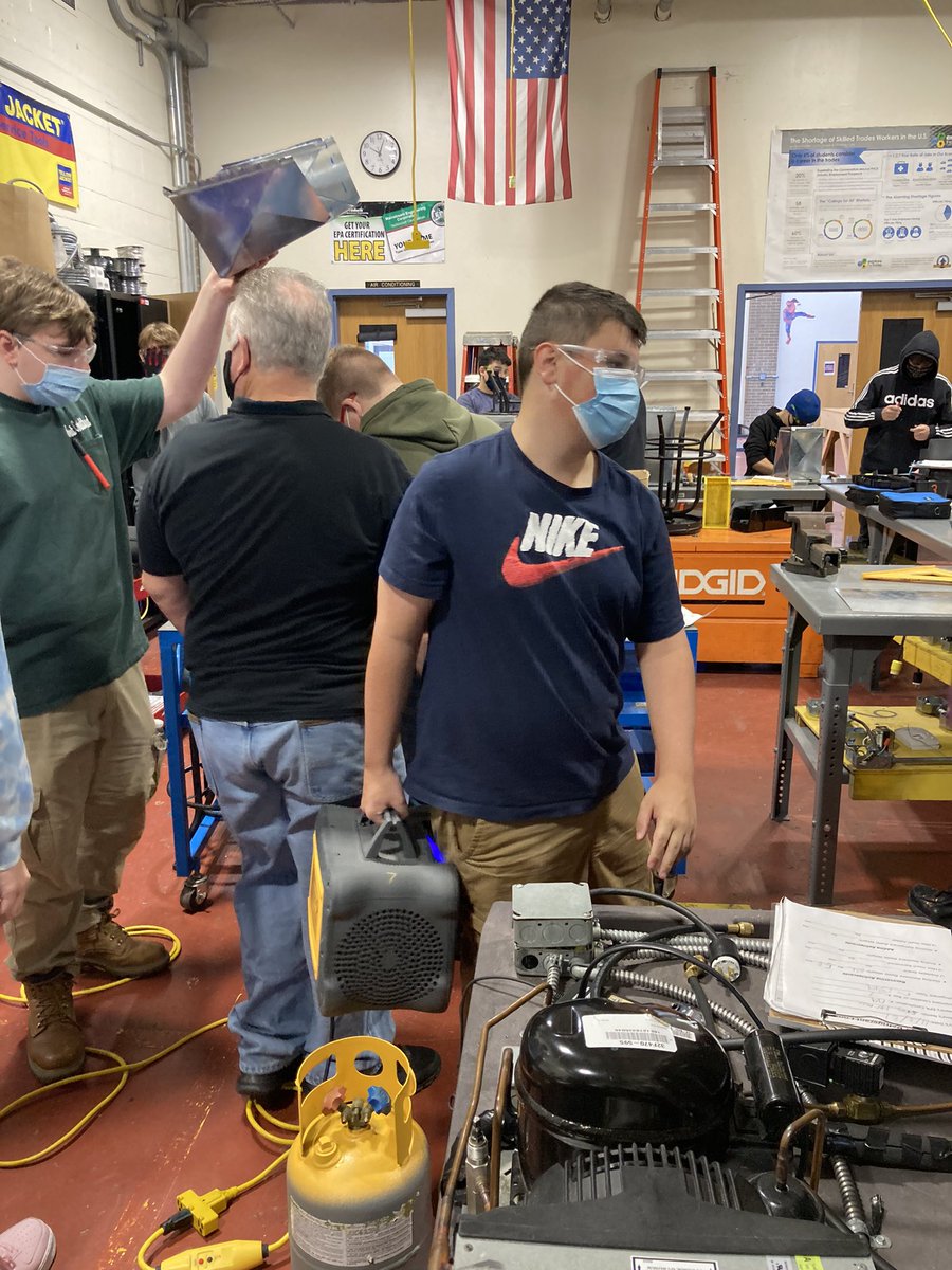 BCITMedPRINC's tweet photo. BCIT Medford HVAC juniors a sophomore classes working hard! @BCITTWEETS https://t.co/eyHMWCpxU2