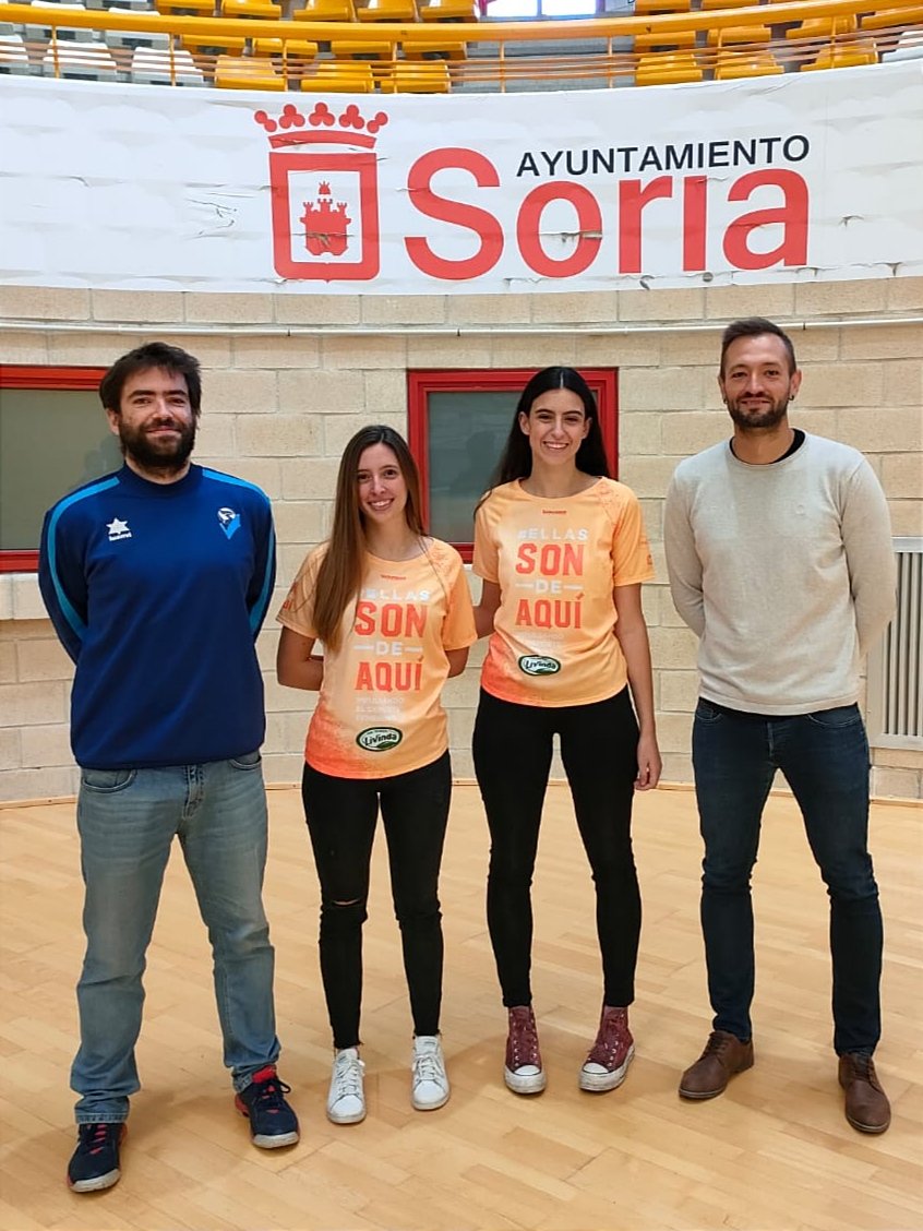 rioduerovoley's tweet photo. El Manzanas Livinda Río Duero Soria se estrena este fin de semana 

Hoy se ha presentado junto al Ayuntamiento de Soria los equipos que van a recuperar el voleibol femenino en Soria tras muchos años de espera.
🍏🍏💙🏐
¡Este fin de semana empieza de nuevo!
#ManzanasLivinda #Soria https://t.co/iPPYVkBCHB