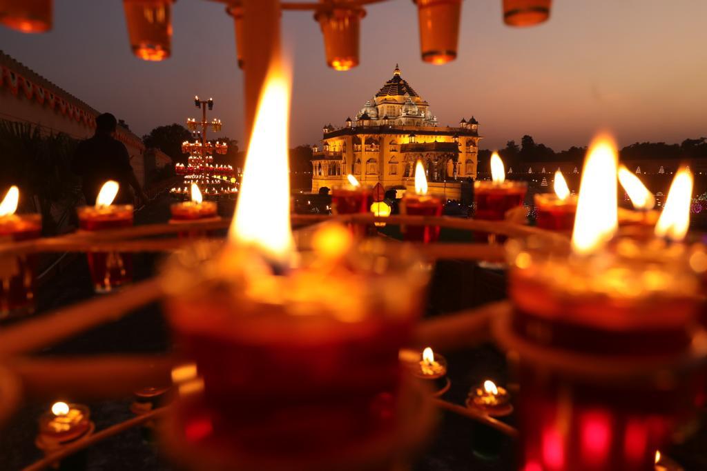 Watch in pictures: Akshardham Gandhinagar dresses Diwali decoration