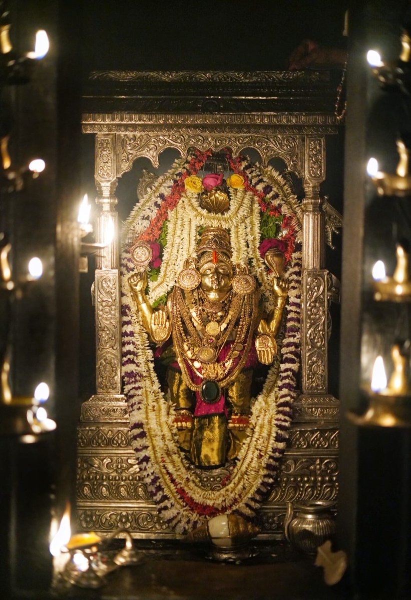 KateelShri's tweet photo. ಕಟೀಲು ಶ್ರೀದುರ್ಗಾಪರಮೇಶ್ವರಿ ಅಮ್ಮನವರ ಇವತ್ತಿನ  ಸಾಯಂಕಾಲದ   ಅಲಂಕಾರ 03-11-2021 https://t.co/qHAX2N1w8C