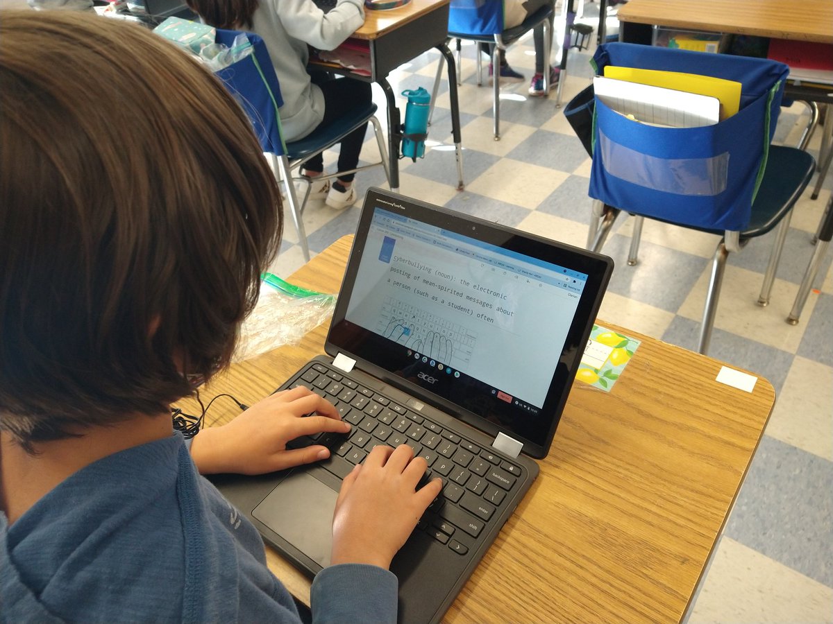 NSComputerTech's tweet image. @NSComputerTech 3rd gr ss continue their Digital Citizenship lessons, DC lesson Be Kind Online with @typingclub. Typing practice (2 hands, proper posture) and instilling acting kind online. @NorthSideEW @EWSDTech