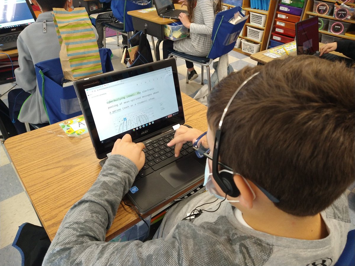 NSComputerTech's tweet image. @NSComputerTech 3rd gr ss continue their Digital Citizenship lessons, DC lesson Be Kind Online with @typingclub. Typing practice (2 hands, proper posture) and instilling acting kind online. @NorthSideEW @EWSDTech