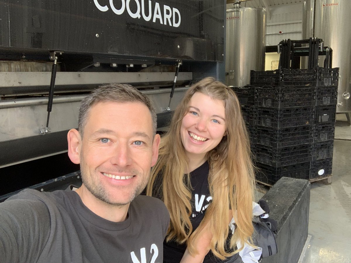 BlackChalkWine's tweet photo. Harvest 2021 is over!! The grapes are pressed and the tanks are full 🍇 A huge effort by everyone involved - looking forward to tasting the results of this hard fought vintage in a few years time🥂 Time for our team to get some well deserved rest 🤗.
#ItsAboutThePeople #Team https://t.co/8ILKUut54N
