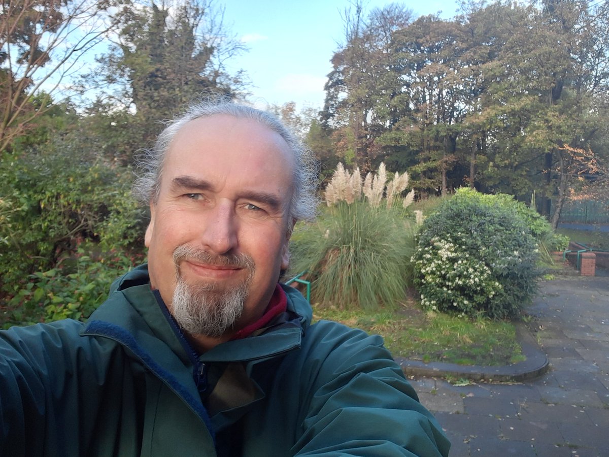 Our green space officer had been walking around <a href="/Longford_Park/">Longford Park</a> with members of the Friends group.

He's been providing some advice regarding one of their latest projects to provide self-guided walking routes to help people improve their health. Watch this space!🚶
#TraffordParks