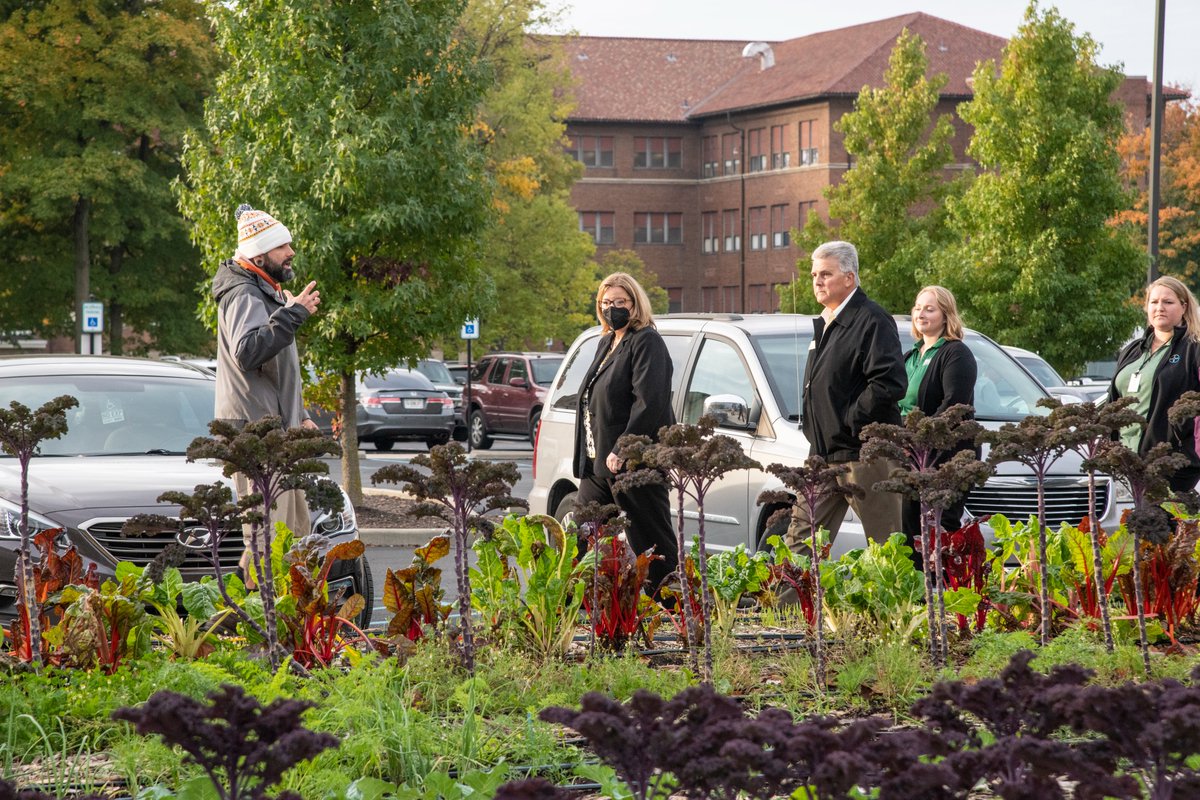ISDAgov's tweet photo. Last week, @USDA_AMS Under Secretary for Marketing &amp; Regulatory Programs Jenny Lester Moffitt visited @Indiana_Grown member, @GrowingPlacesIN

Growing Places Indy is a Specialty Crop Block grant recipient &amp; provides workshops &amp; tours to engage the Indy community in urban farming https://t.co/4jP5LlMFgp