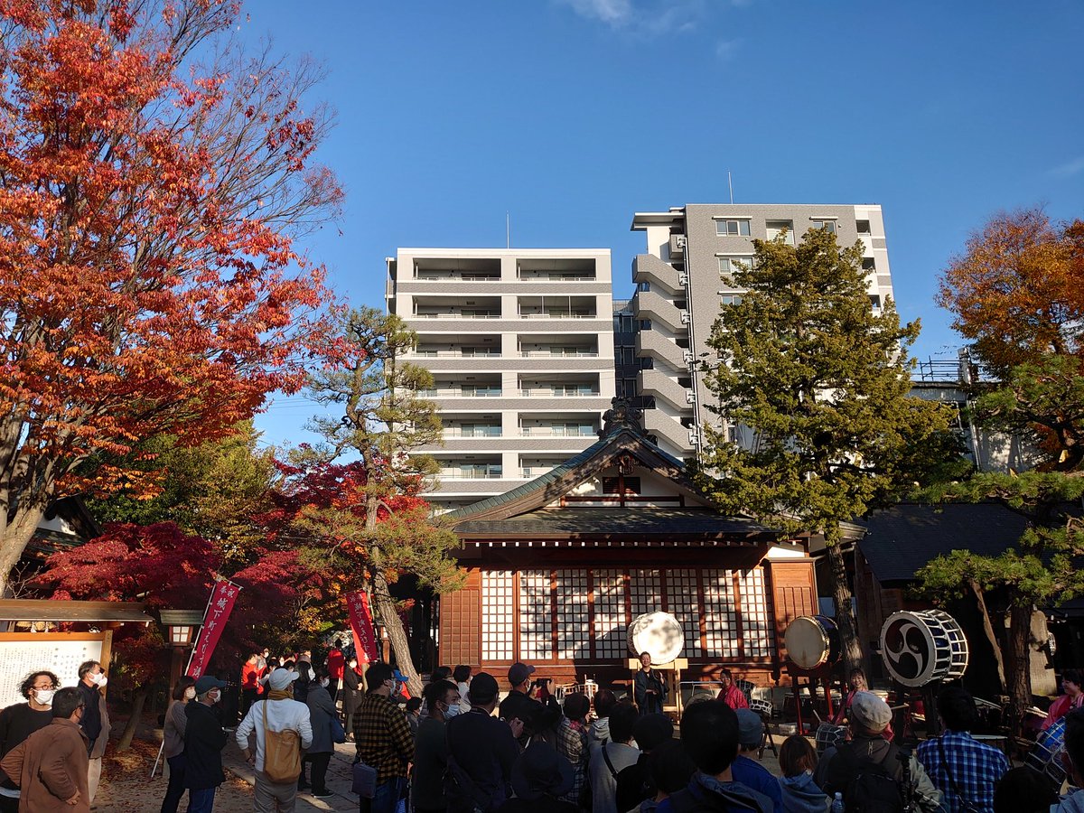 mu_sei3's tweet photo. #信州秋の太鼓祭り2021 に家族で行ってきましたー✨

天気もシチュエーションも最高で演者もお客さんもみんな樂しそうでした♪

見知った顔にも会えて、子どもにも初めてガッツリ太鼓を感じさせることができて、とても充実した一日でした😃

#和太鼓
#wadaiko 
#taiko 
#japanesedrum 
#四柱神社 https://t.co/XbM7FlJqTn
