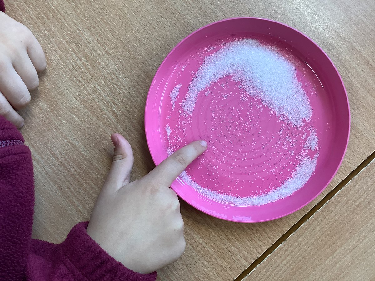 Year4sps's tweet photo. In today's science lesson, we explored the properties of materials such as sugar and ice. Can you guess what our new topic is? 🤔🧊 https://t.co/3Hav86Ba9N