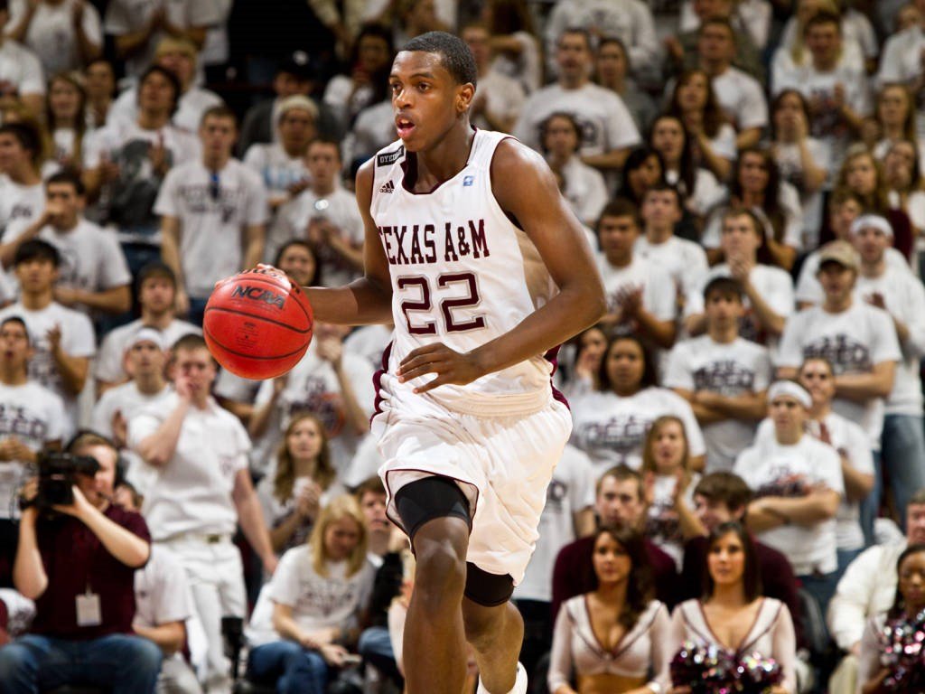 TAMU's tweet photo. In the last year, Aggies have won the:
🏈 #SuperBowl - Mike Evans '15
🏀 #NBAFinals - Khris Middleton '13
⚾️ #WorldSeries - A.J. Minter '16
🥇 #Olympic Gold, Silver, &amp; Bronze

#GigEm, Aggies! 👍 #tamu https://t.co/wyjMXZN1uG