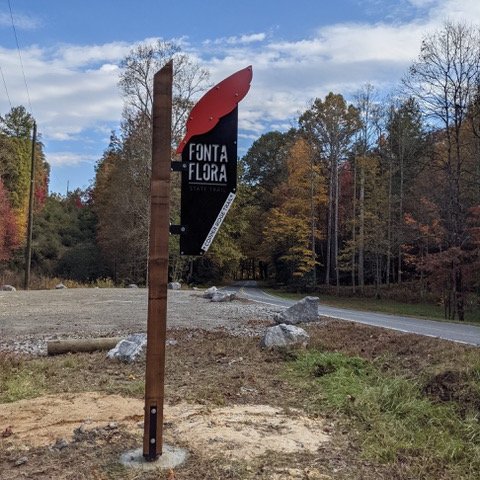 FoothillsOfNC's tweet photo. Look what just went up at the #CopperRidge trailhead in Old Fort on the @FontaFloraTrail! https://t.co/Vk6mkaI3cz