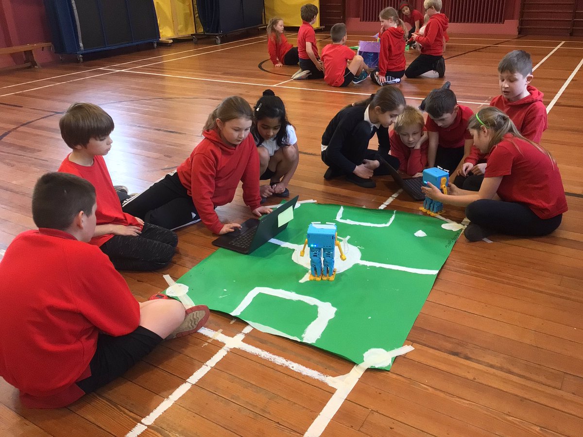 OrmistonPrimary's tweet photo. P5 have been amazing at teaching p4and p2 about how to use the Marty’s @DigiLeader_Scot # digileaderlearn https://t.co/Fnz2KirFZG
