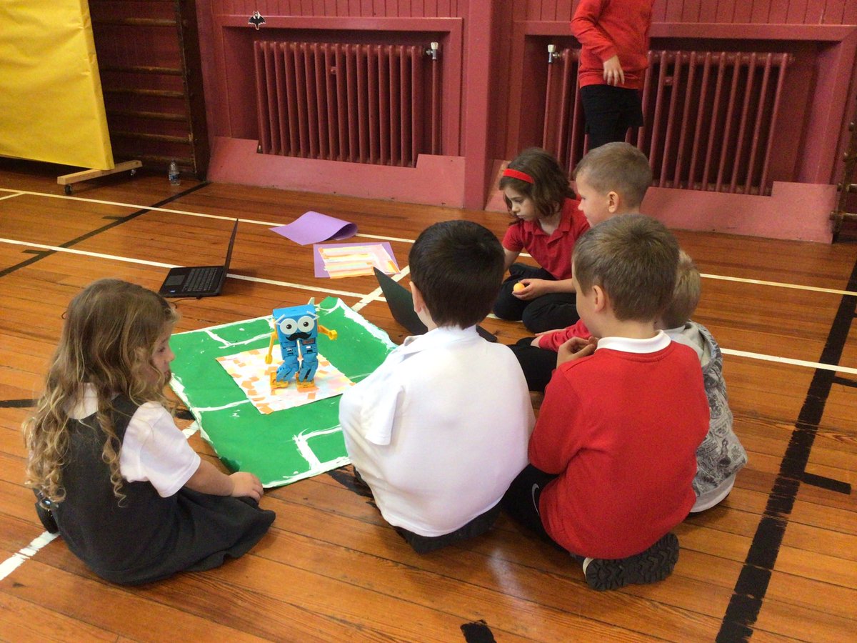 OrmistonPrimary's tweet photo. P5 have been amazing at teaching p4and p2 about how to use the Marty’s @DigiLeader_Scot # digileaderlearn https://t.co/Fnz2KirFZG