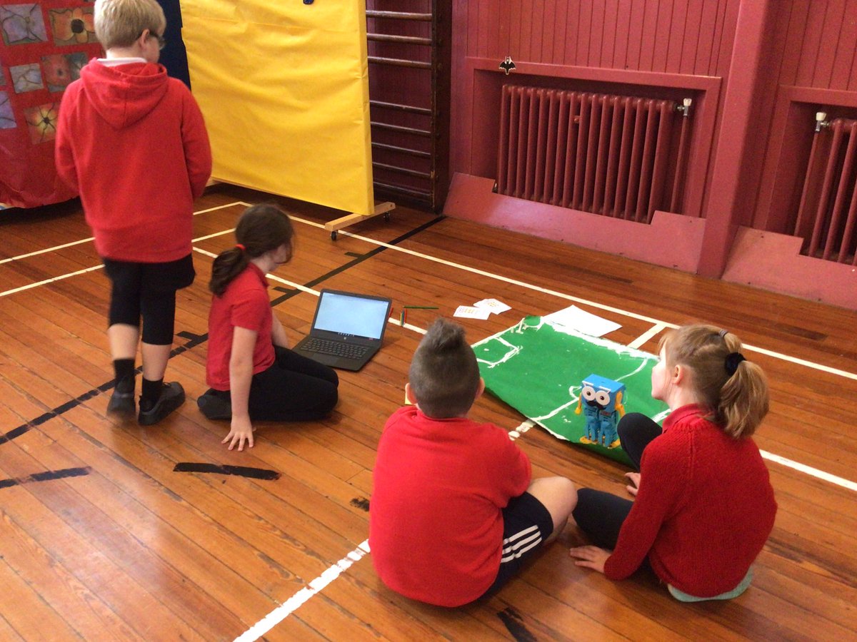 P5 have been amazing at teaching p4and p2 about how to use the Marty’s <a href="/DigiLeader_Scot/">Digital Leaders Scotland</a> # digileaderlearn